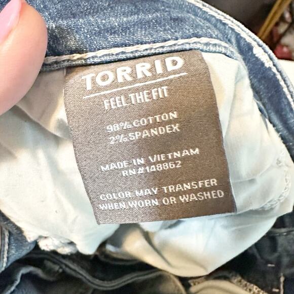 Torrid Boyfriend Straight Blue Jeans No Way Jose Distressing Plus Size 28 - New - Picture 8 of 11